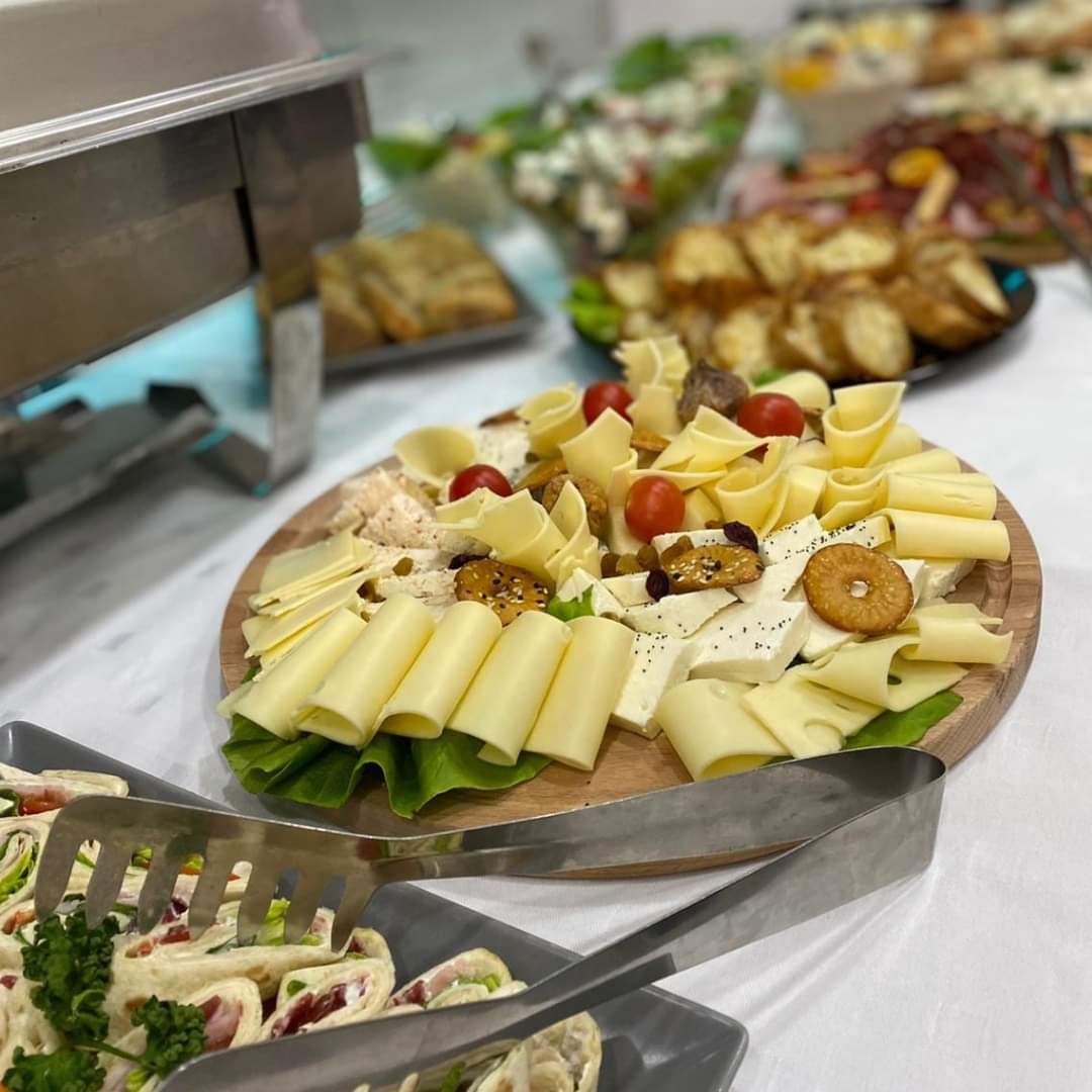 Ketering za poslovne proslave(1) Ketering za poslovne proslave(1)